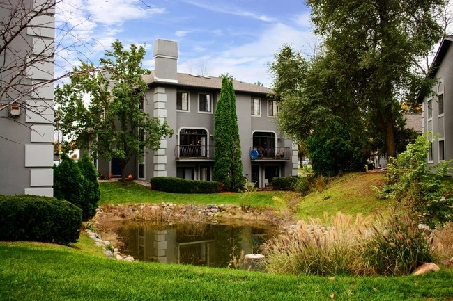 Perrine Pointe Apartments in Midland, MI