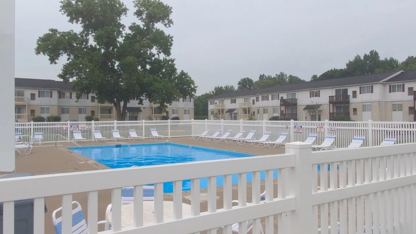 Sterling Pointe Apartments with landscaped grounds and pool